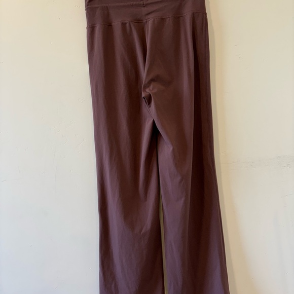 Vuori Daily Wideleg Leggings Pants size Large hazelnut stretch moisture wick - Picture 3 of 5